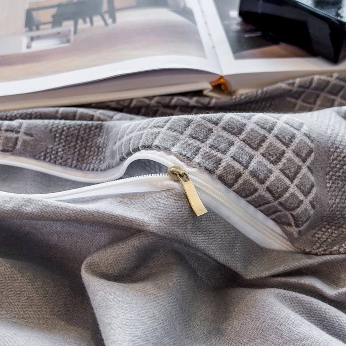 91家纺网 家纺一手货源 找家纺 印季家纺 2025新款全棉纯棉生态印花加厚混纺磨毛四件套 轻奢生活-灰