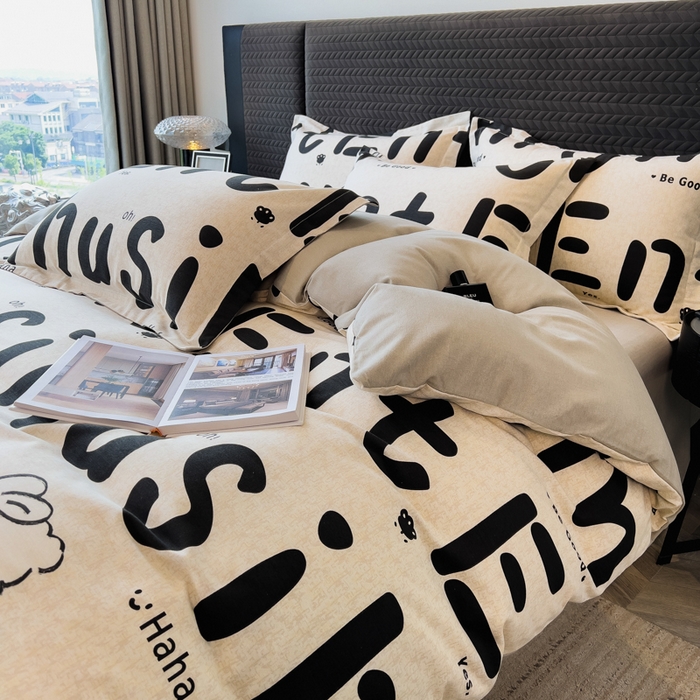 91家纺网 家纺一手货源 找家纺 印季家纺 2025新款全棉纯棉生态印花加厚混纺磨毛四件套 趣味字母-黑