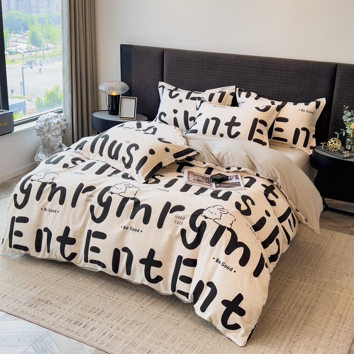 91家纺网 家纺一手货源 找家纺 印季家纺 2025新款全棉纯棉生态印花加厚混纺磨毛四件套 趣味字母-黑