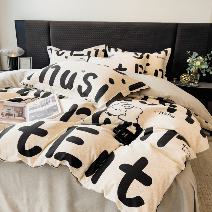 91家纺网 家纺一手货源 找家纺 印季家纺 2025新款全棉纯棉生态印花加厚混纺磨毛四件套 趣味字母-黑