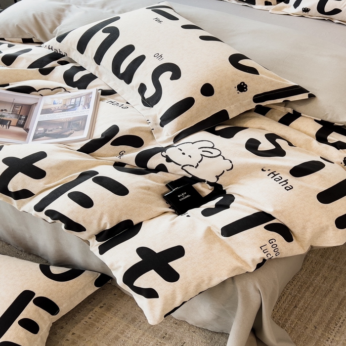 91家纺网 家纺一手货源 找家纺 印季家纺 2025新款全棉纯棉生态印花加厚混纺磨毛四件套 趣味字母-黑