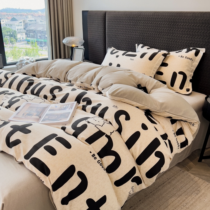 91家纺网 家纺一手货源 找家纺 印季家纺 2025新款全棉纯棉生态印花加厚混纺磨毛四件套 趣味字母-黑