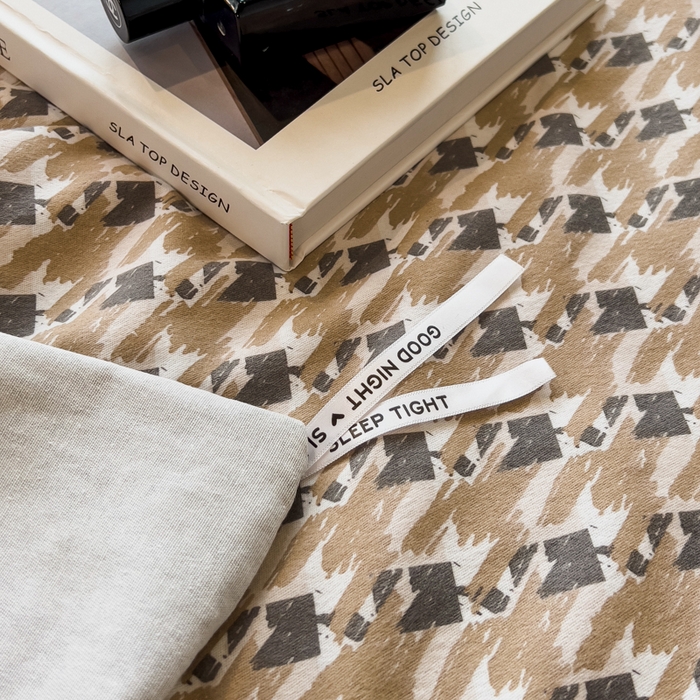 91家纺网 家纺一手货源 找家纺 印季家纺 2025新款全棉纯棉生态印花加厚混纺磨毛四件套 星言（兰）