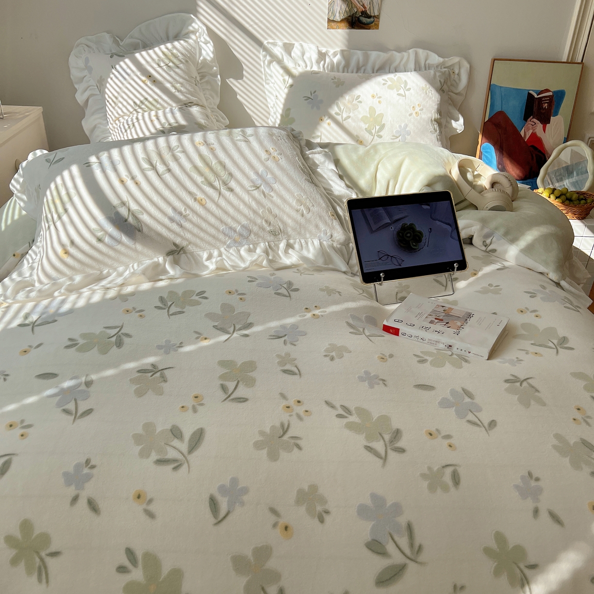 91家纺网 家纺一手货源 找家纺 六巷胡同 2025新款韩系小清新博主风着色立体雕花A类牛奶绒四件套 花边款-春野山奈