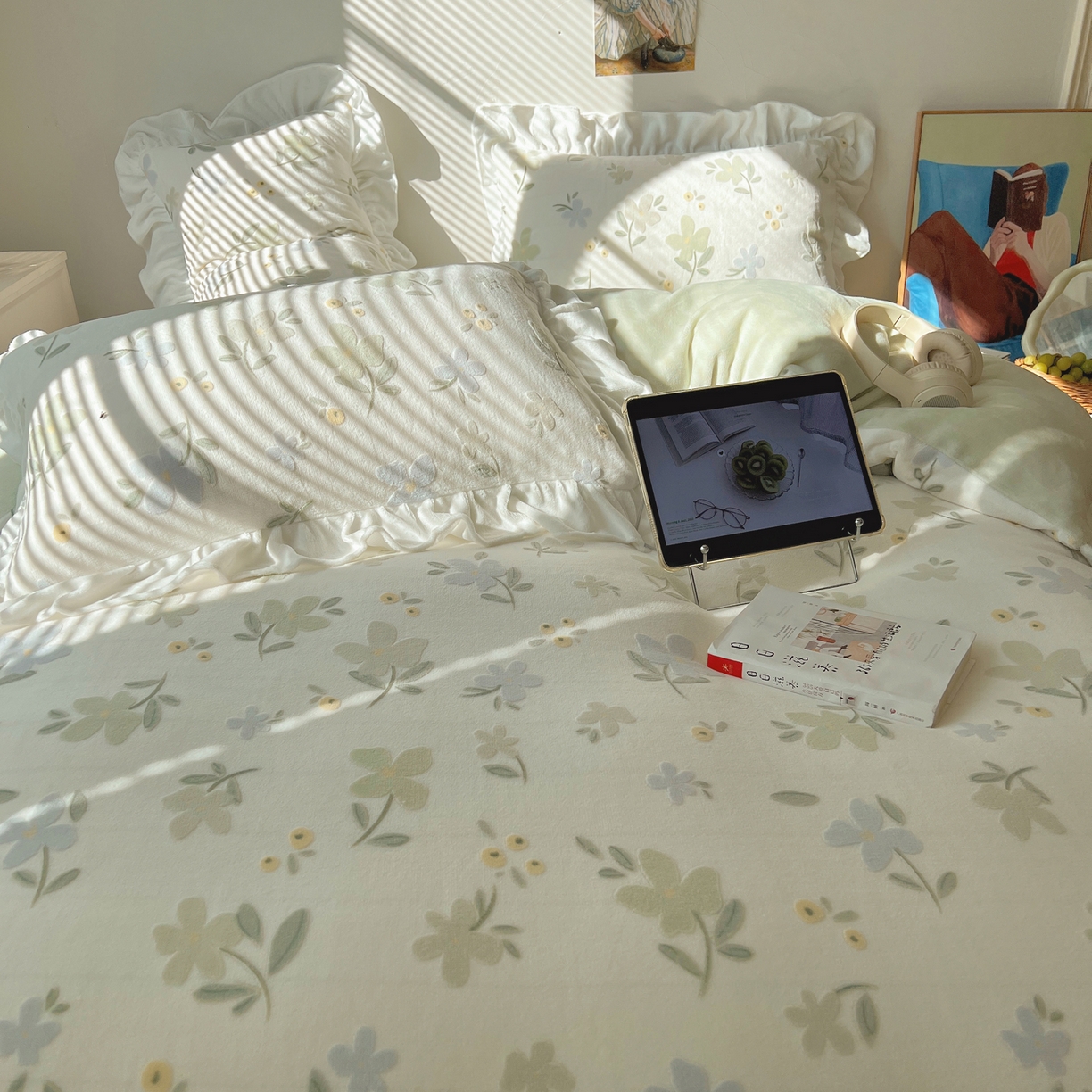 91家纺网 家纺一手货源 找家纺 六巷胡同 2025新款韩系小清新博主风着色立体雕花A类牛奶绒四件套 花边款-春野山奈