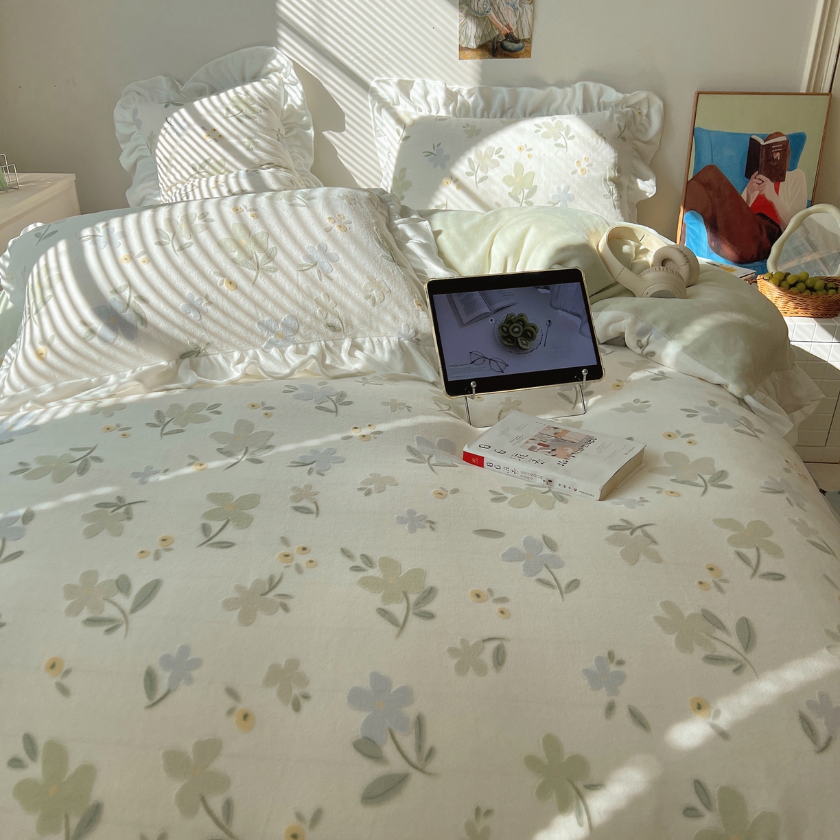 91家纺网 家纺一手货源 找家纺 六巷胡同 2025新款韩系小清新博主风着色立体雕花A类牛奶绒四件套 花边款-春野山奈