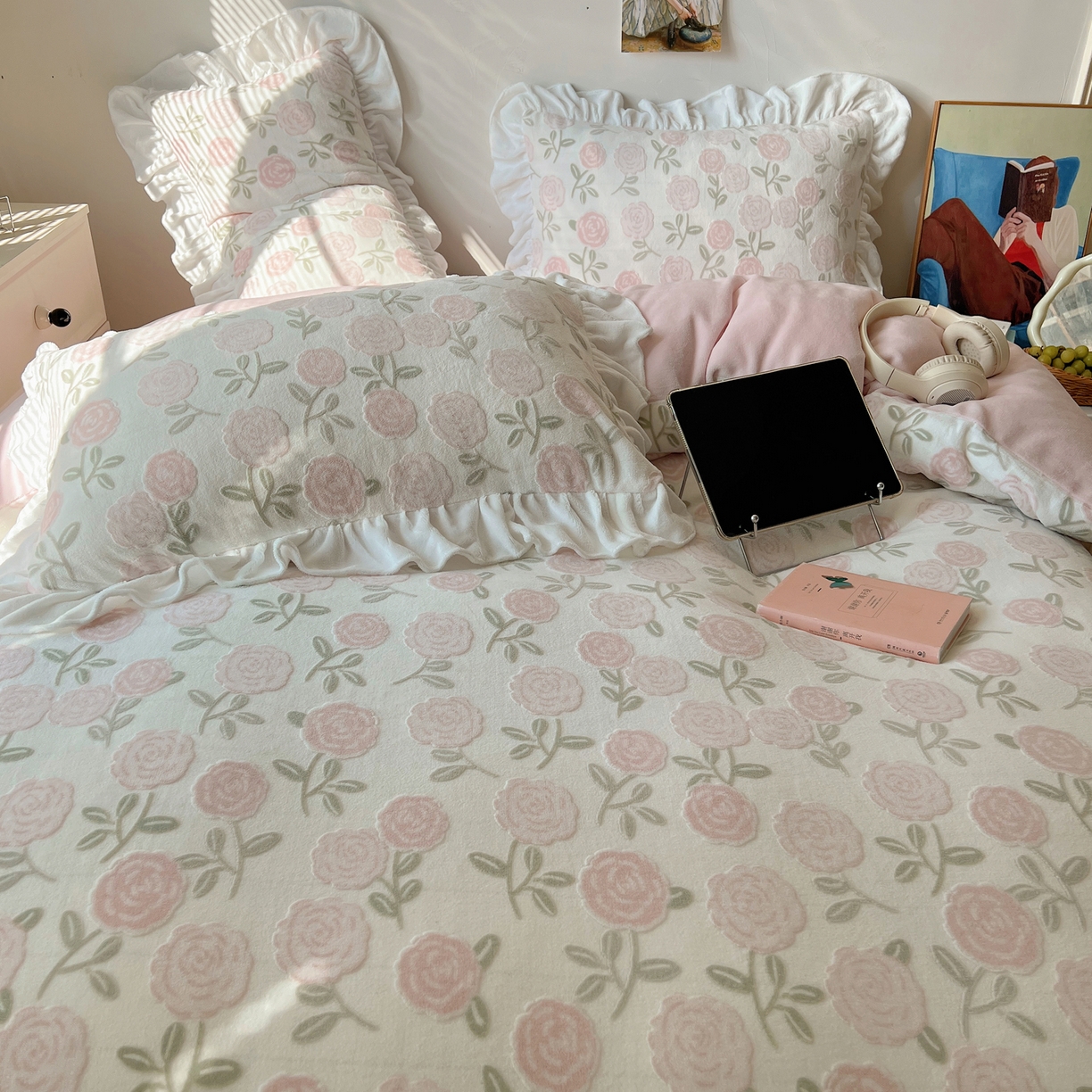 91家纺网 家纺一手货源 找家纺 （总）六巷胡同 2025新款韩系小清新博主风着色立体雕花A类牛奶绒四件套