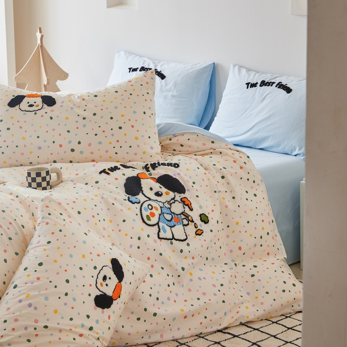 91家纺网 家纺一手货源 找家纺 （总）锦觅 2025新款时尚条纹小清新卡通学生季系列印花绣花全棉纯棉四件套