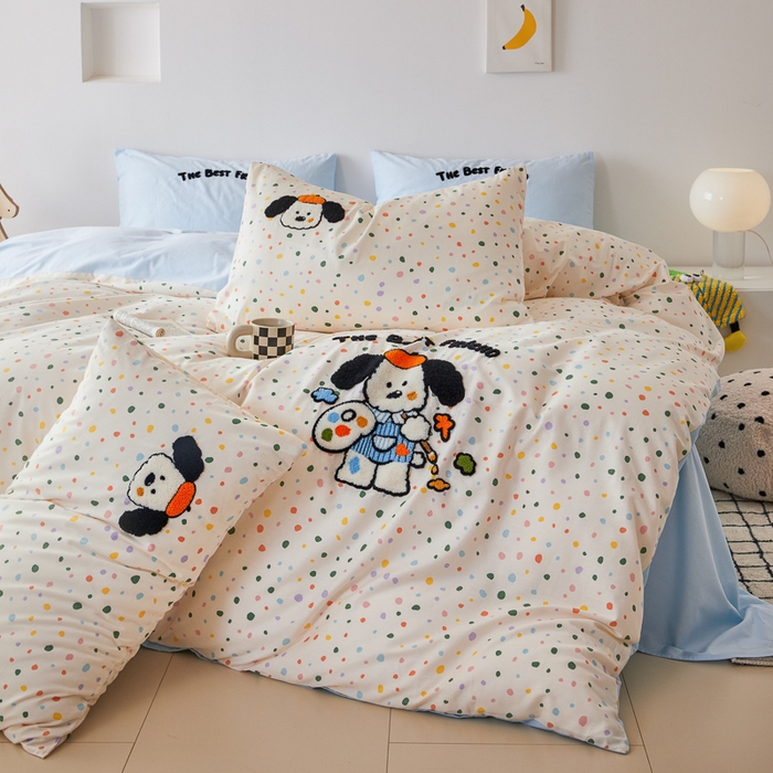 91家纺网 家纺一手货源 找家纺 （总）锦觅 2025新款时尚条纹小清新卡通学生季系列印花绣花全棉纯棉四件套