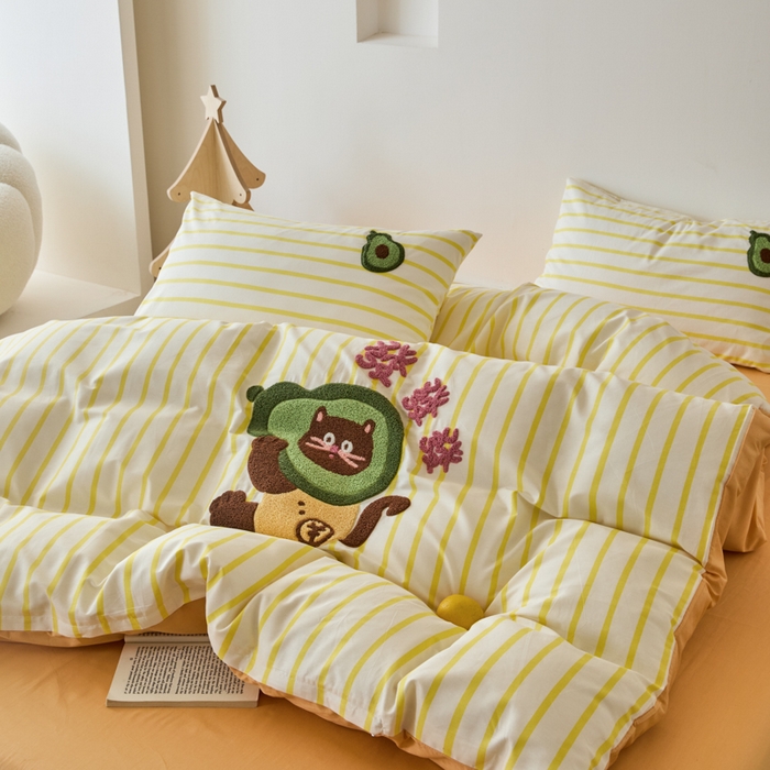 91家纺网 家纺一手货源 找家纺 锦觅 2025新款时尚条纹小清新卡通学生季系列印花绣花全棉纯棉四件套 有钱花