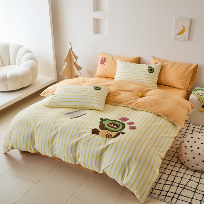 91家纺网 家纺一手货源 找家纺 锦觅 2025新款时尚条纹小清新卡通学生季系列印花绣花全棉纯棉四件套 有钱花