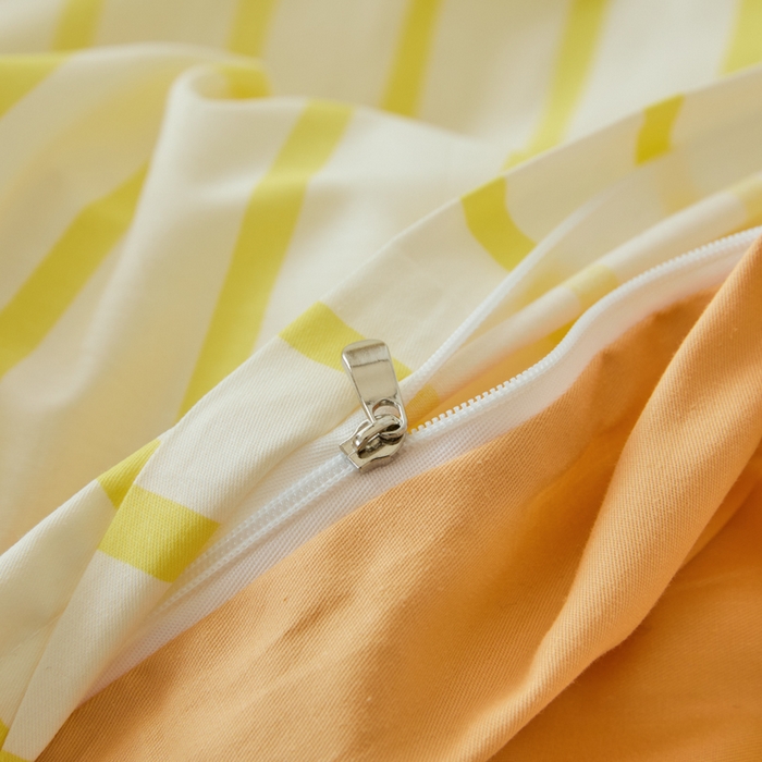 91家纺网 家纺一手货源 找家纺 锦觅 2025新款时尚条纹小清新卡通学生季系列印花绣花全棉纯棉四件套 有钱花