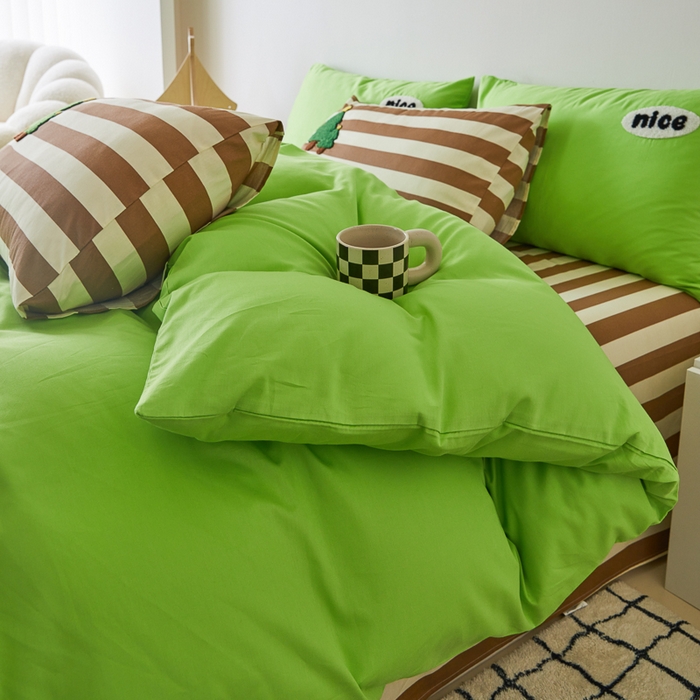 91家纺网 家纺一手货源 找家纺 锦觅 2025新款时尚条纹小清新卡通学生季系列印花绣花全棉纯棉四件套 摇钱树