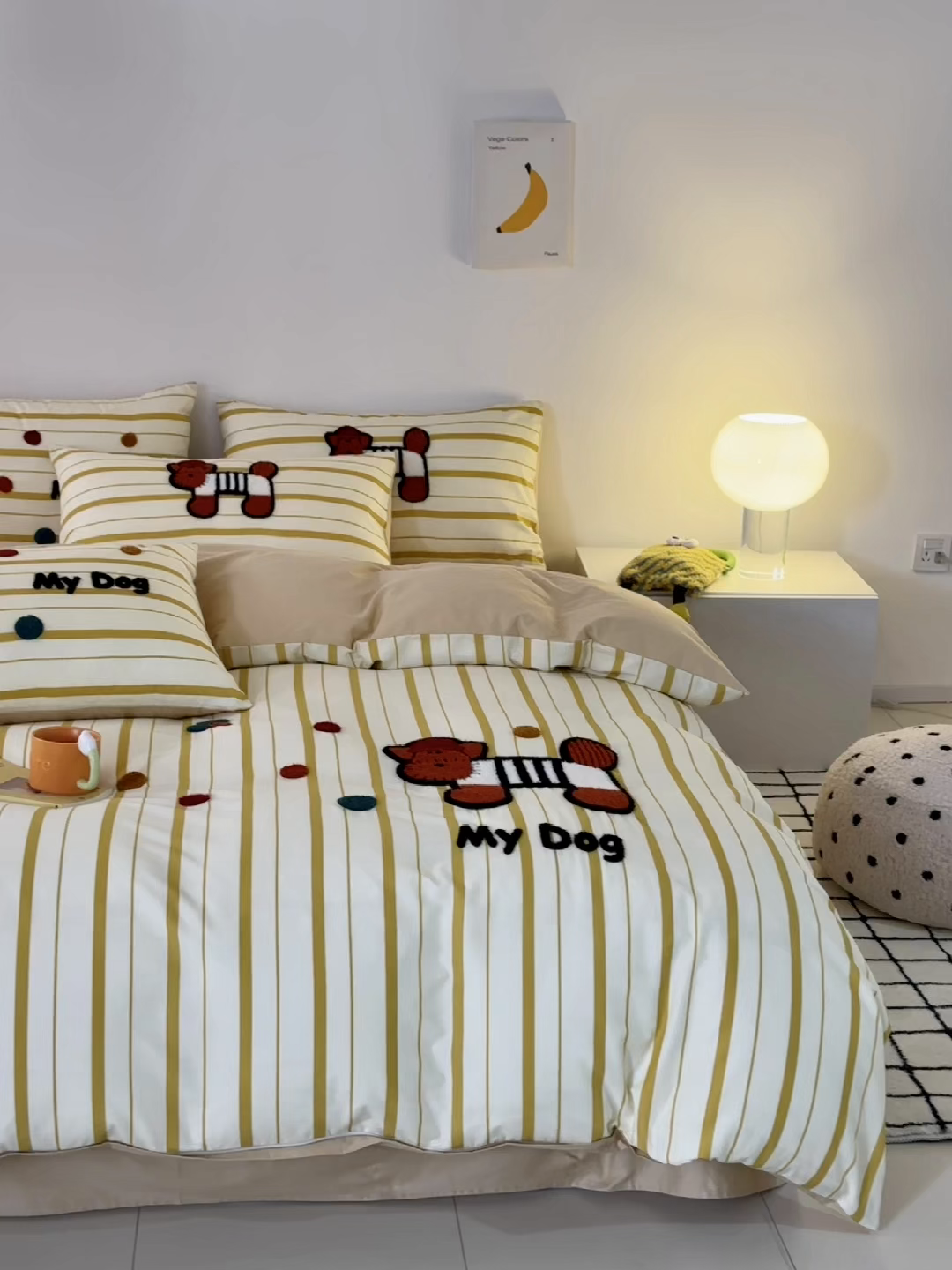 91家纺网 家纺一手货源 找家纺 锦觅 2025新款时尚条纹小清新卡通学生季系列印花绣花全棉纯棉四件套 puppy艺术家