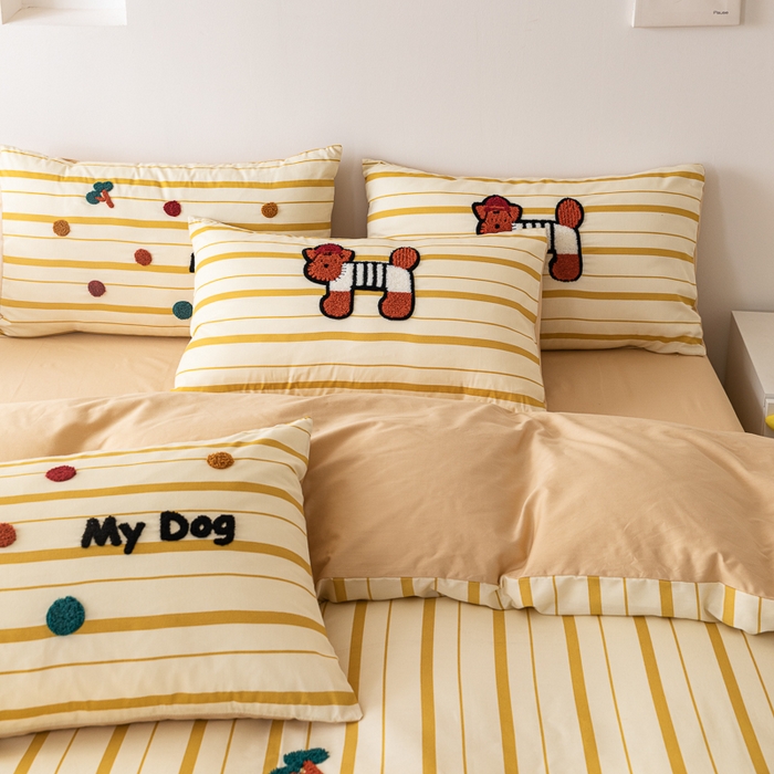 91家纺网 家纺一手货源 找家纺 锦觅 2025新款时尚条纹小清新卡通学生季系列印花绣花全棉纯棉四件套 puppy艺术家