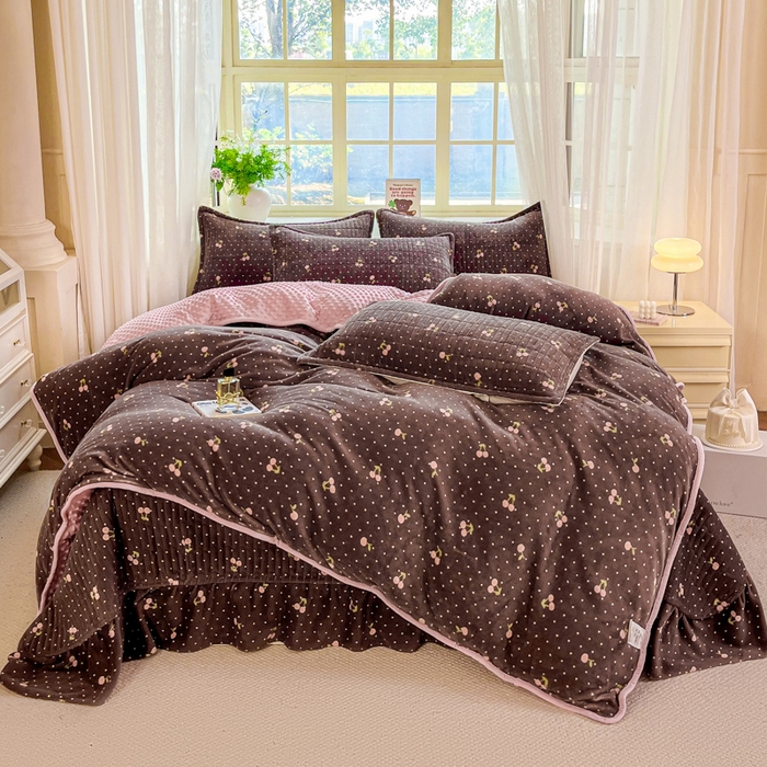 尚美 2025新款豆豆绒牛奶绒大花边床盖四件套（床盖花边随机） 卡西樱桃