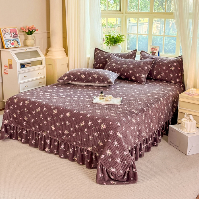 91家纺网 家纺一手货源 找家纺 尚美 2025新款豆豆绒牛奶绒大花边床盖四件套（床盖花边随机）小兰花