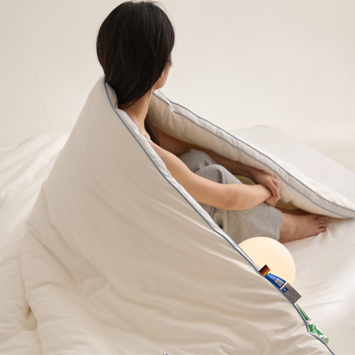 91家纺网 家纺一手货源 找家纺 （总）头等舱 2025新款全棉A类提花德国ADVANSA抗菌 防螨 零致敏秋冬被（模特图）