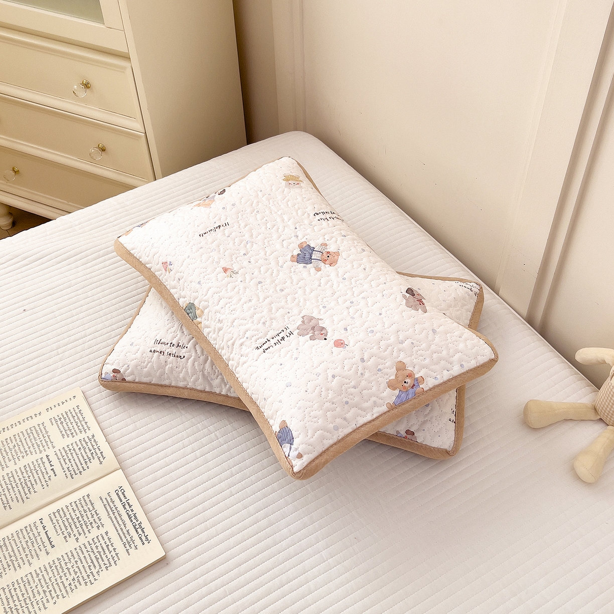 91家纺网 家纺一手货源 找家纺 （总）拾小柒 2025年新款全棉双层纱枕套夹棉隔脏污防口水头油枕头套