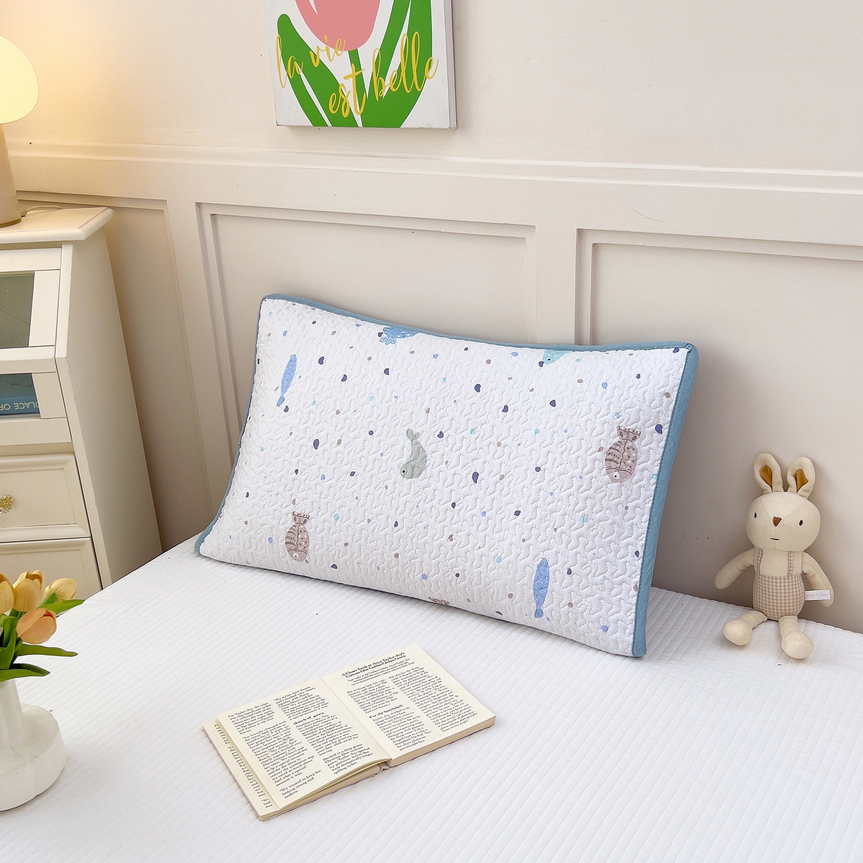 91家纺网 家纺一手货源 找家纺 拾小柒 2025年新款全棉双层纱枕套夹棉隔脏污防口水头油枕头套 鲤安