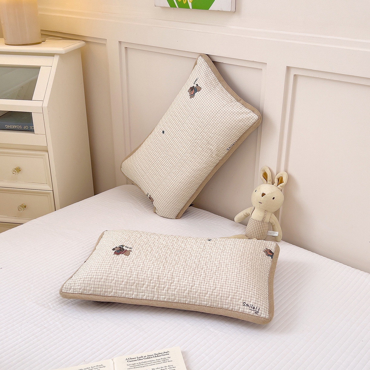 91家纺网 家纺一手货源 找家纺 拾小柒 2025年新款全棉双层纱枕套夹棉隔脏污防口水头油枕头套 格子狗米