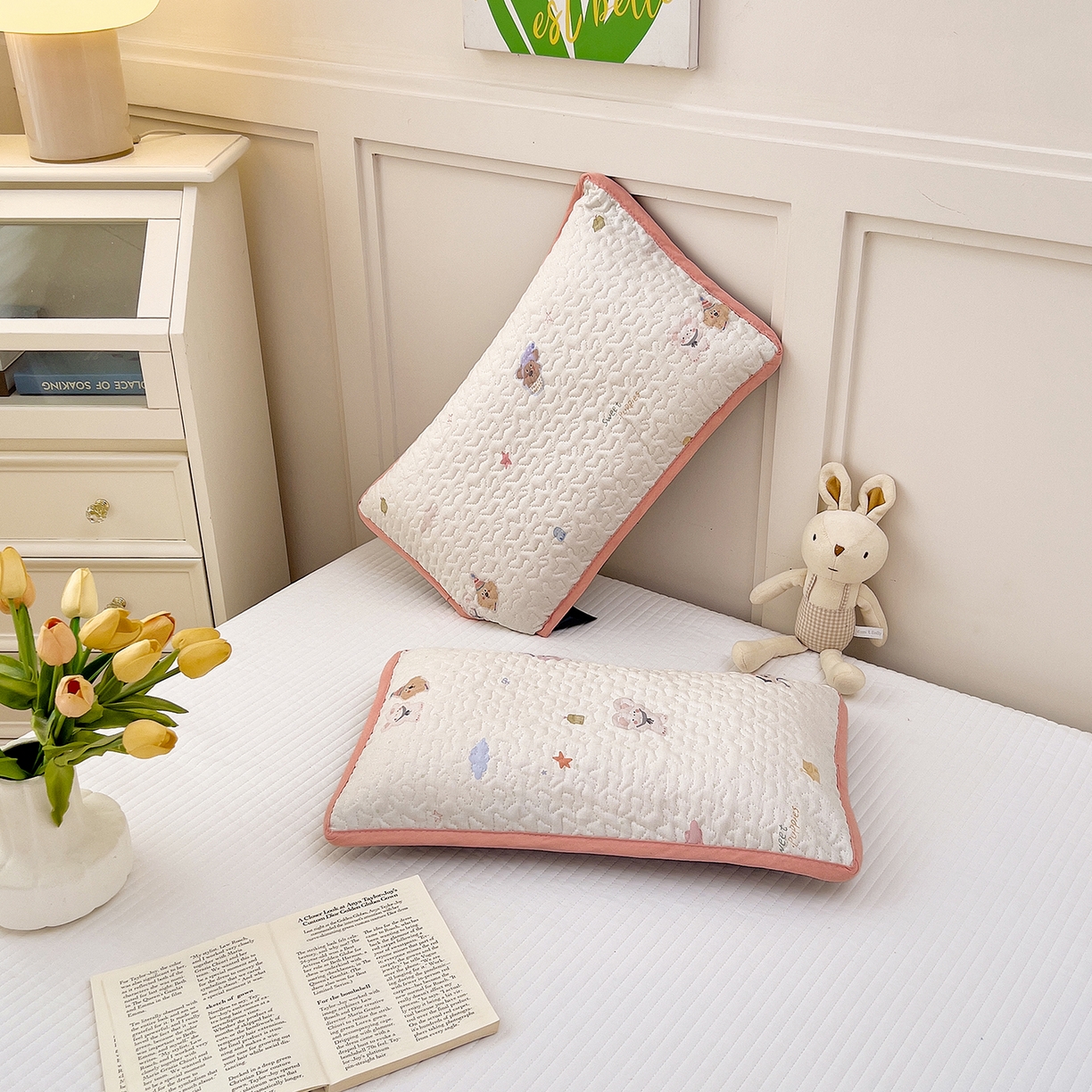 91家纺网 家纺一手货源 找家纺 拾小柒 2025年新款全棉双层纱枕套夹棉隔脏污防口水头油枕头套 豆豆好朋友