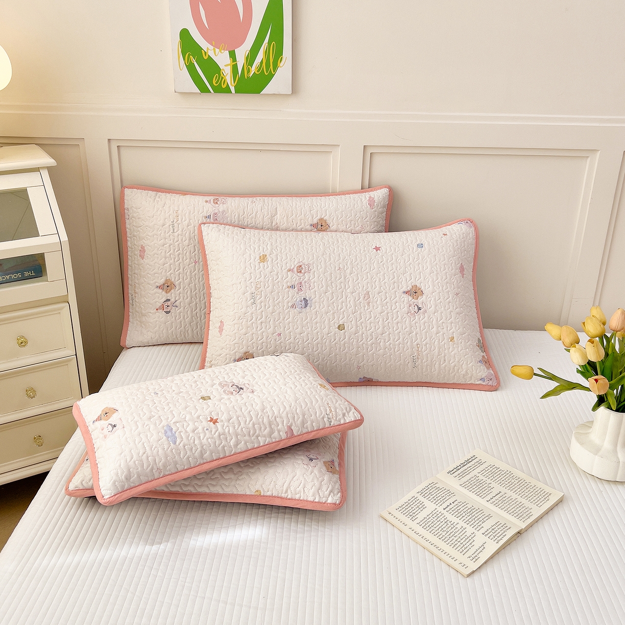 91家纺网 家纺一手货源 找家纺 拾小柒 2025年新款全棉双层纱枕套夹棉隔脏污防口水头油枕头套 豆豆好朋友