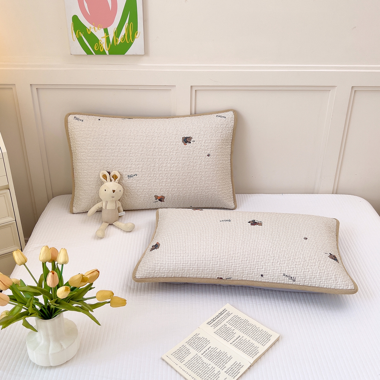 91家纺网 家纺一手货源 找家纺 拾小柒 2025年新款全棉双层纱枕套夹棉隔脏污防口水头油枕头套 格子狗米