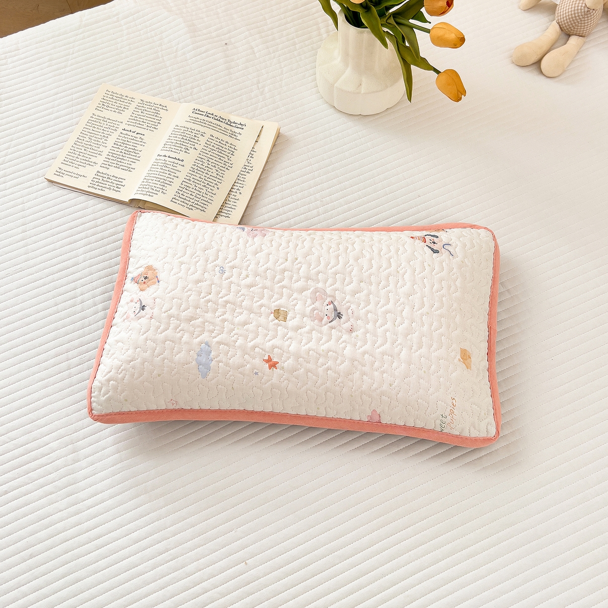 91家纺网 家纺一手货源 找家纺 拾小柒 2025年新款全棉双层纱枕套夹棉隔脏污防口水头油枕头套 豆豆好朋友