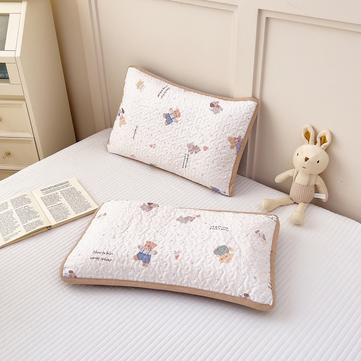 91家纺网 家纺一手货源 找家纺 拾小柒 2025年新款全棉双层纱枕套夹棉隔脏污防口水头油枕头套 咕噜派米