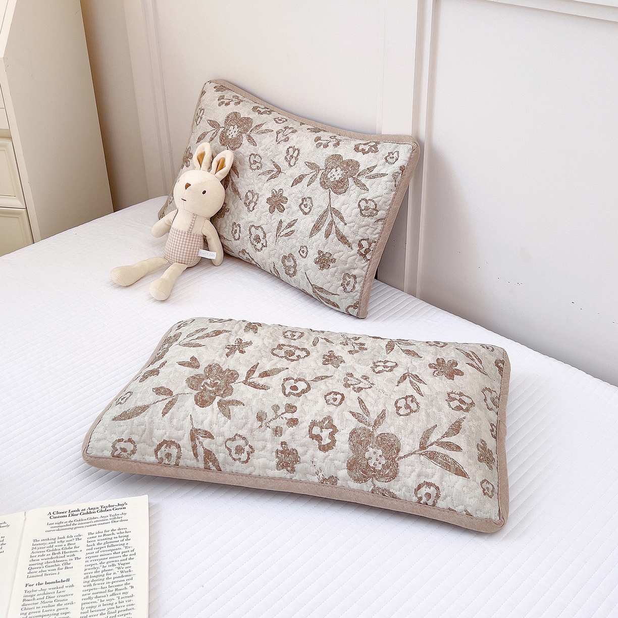 91家纺网 家纺一手货源 找家纺 拾小柒 2025年新款全棉双层纱枕套夹棉隔脏污防口水头油枕头套 忘忧草咖