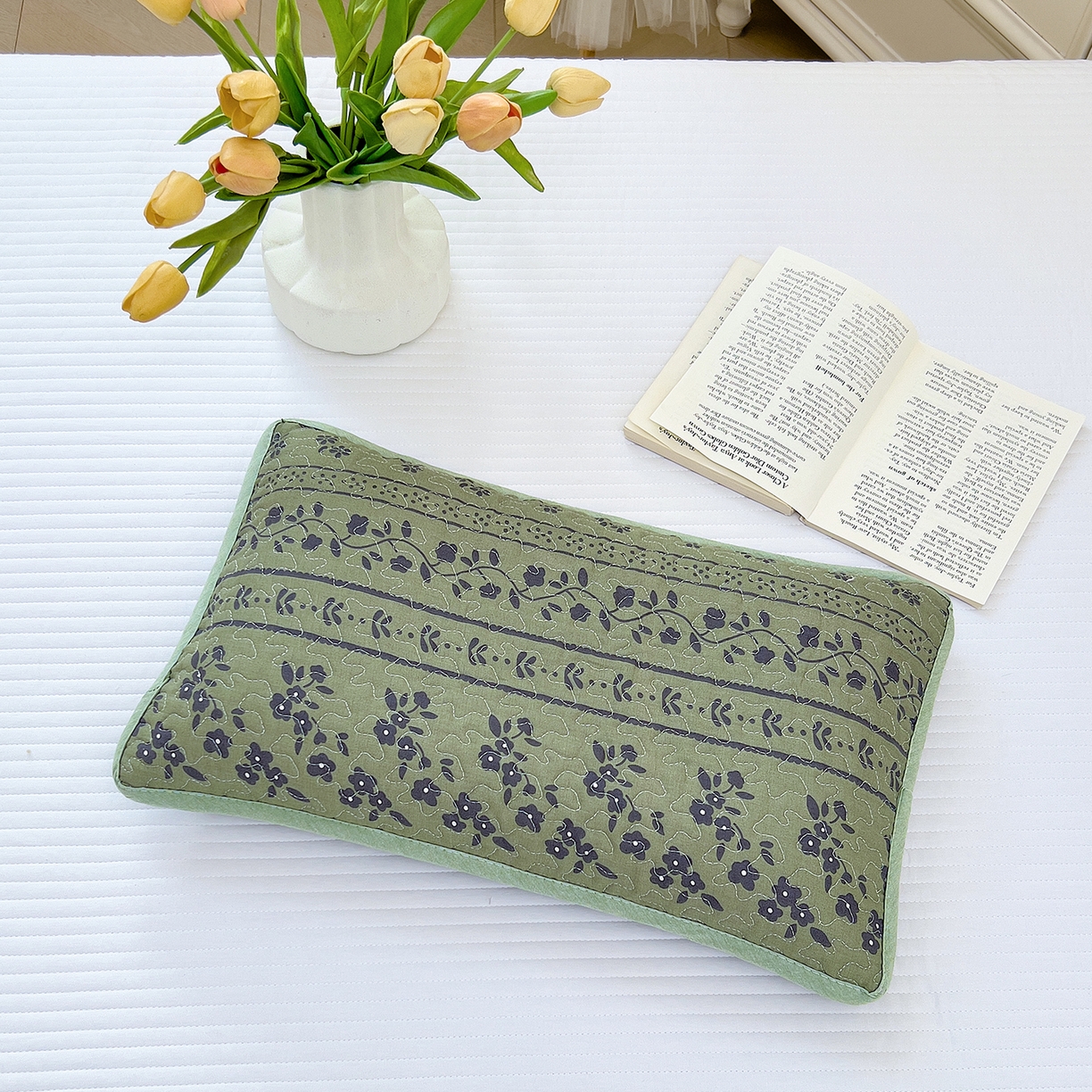 91家纺网 家纺一手货源 找家纺 拾小柒 2025年新款全棉双层纱枕套夹棉隔脏污防口水头油枕头套 爱丽丝花园