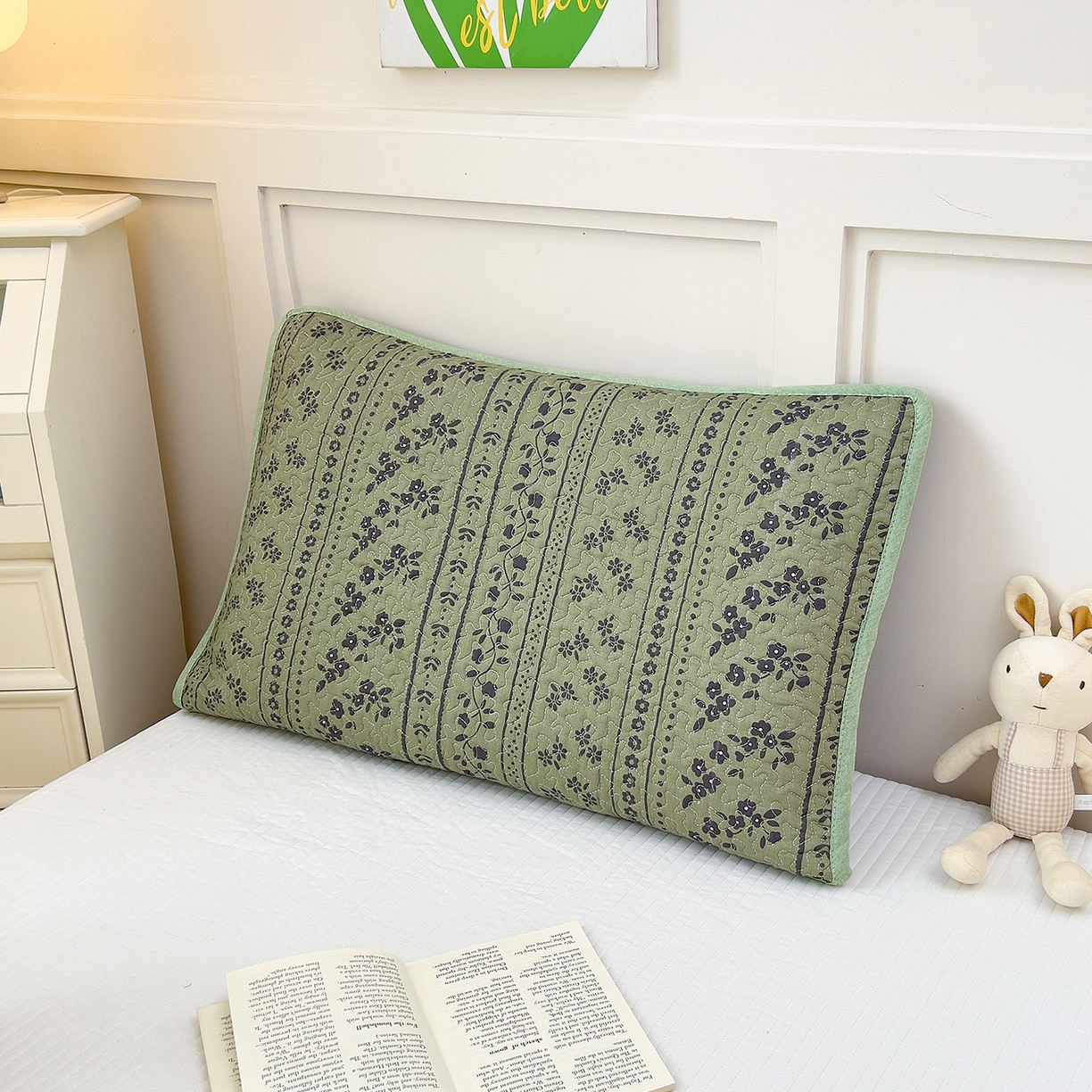 91家纺网 家纺一手货源 找家纺 拾小柒 2025年新款全棉双层纱枕套夹棉隔脏污防口水头油枕头套 爱丽丝花园