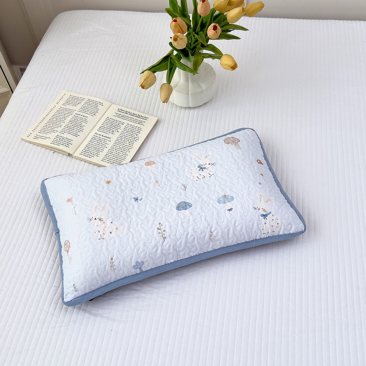 91家纺网 家纺一手货源 找家纺 拾小柒 2025年新款全棉双层纱枕套夹棉隔脏污防口水头油枕头套 萌趣森林蓝