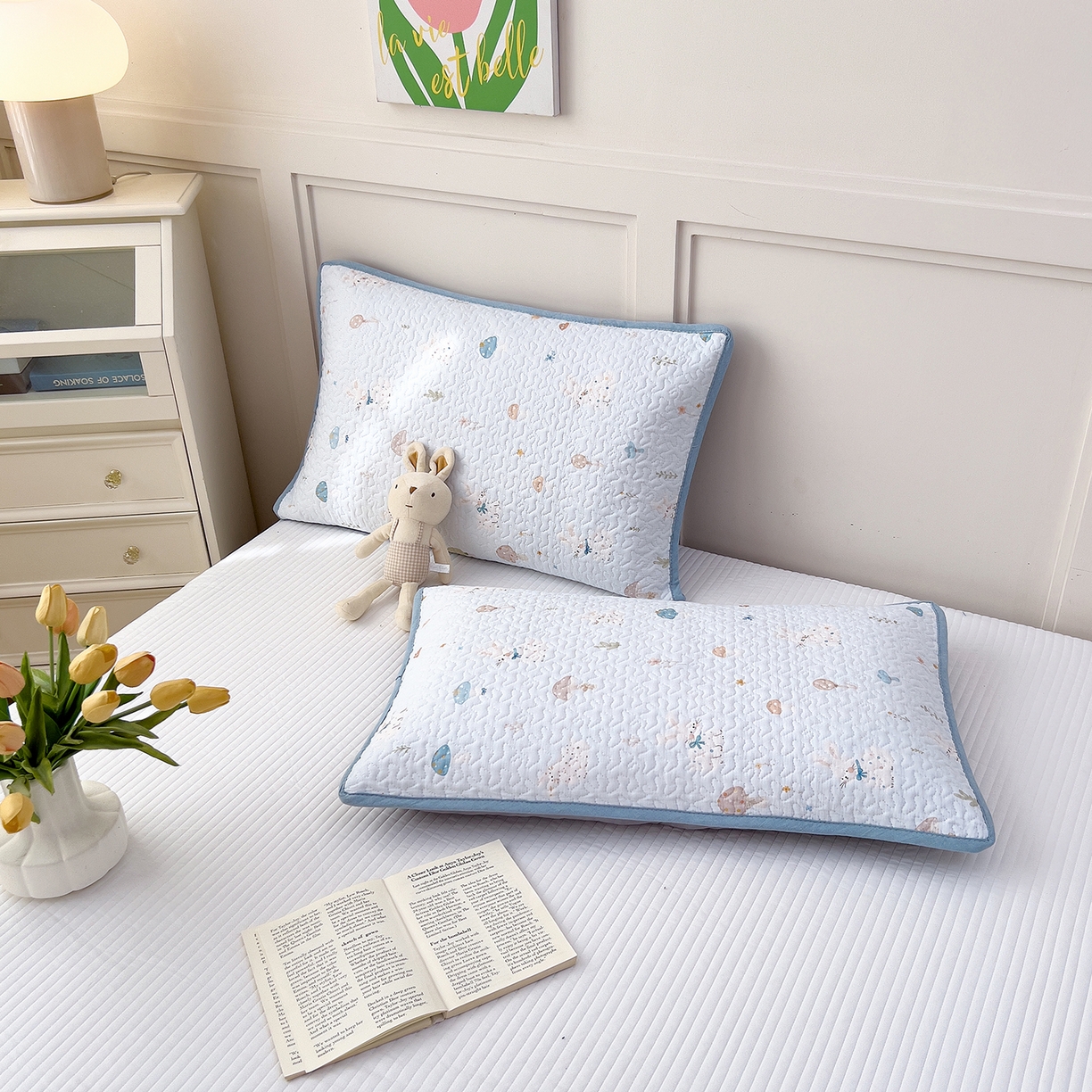 91家纺网 家纺一手货源 找家纺 拾小柒 2025年新款全棉双层纱枕套夹棉隔脏污防口水头油枕头套 萌趣森林蓝