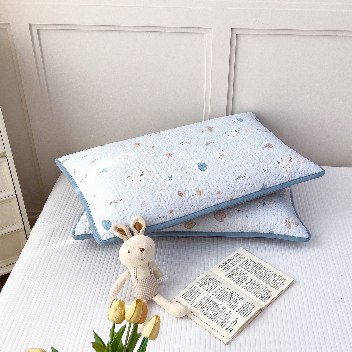 91家纺网 家纺一手货源 找家纺 拾小柒 2025年新款全棉双层纱枕套夹棉隔脏污防口水头油枕头套 萌趣森林蓝