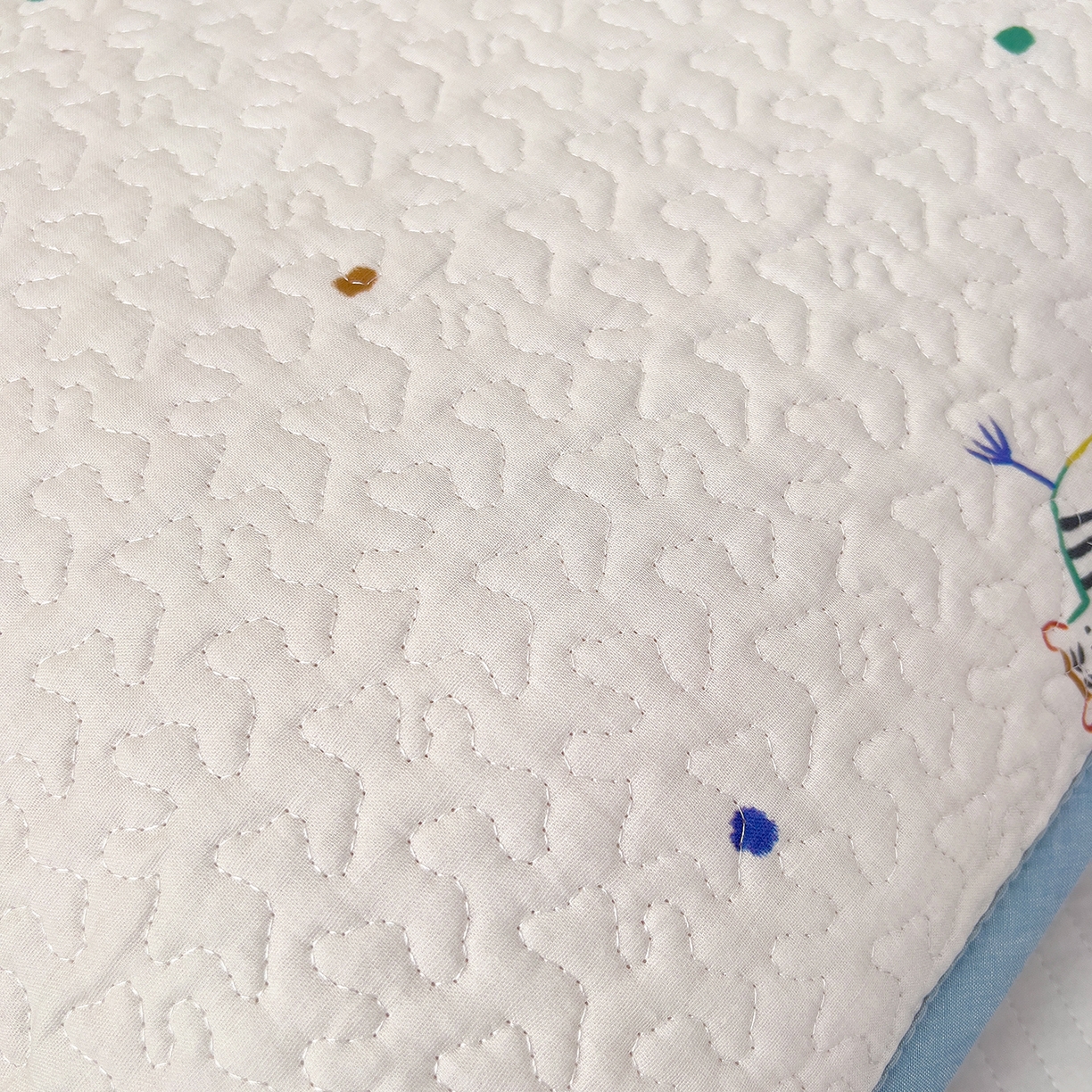 91家纺网 家纺一手货源 找家纺 拾小柒 2025年新款全棉双层纱枕套夹棉隔脏污防口水头油枕头套 七彩童年