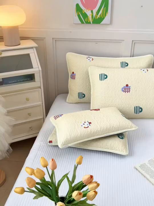 91家纺网 家纺一手货源 找家纺 拾小柒 2025年新款全棉双层纱枕套夹棉隔脏污防口水头油枕头套 彩色杯黄