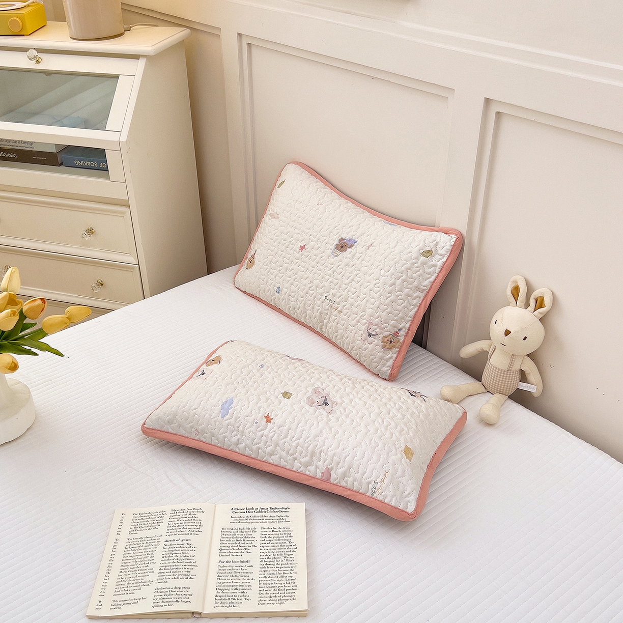 91家纺网 家纺一手货源 找家纺 拾小柒 2025年新款全棉双层纱枕套夹棉隔脏污防口水头油枕头套 豆豆好朋友