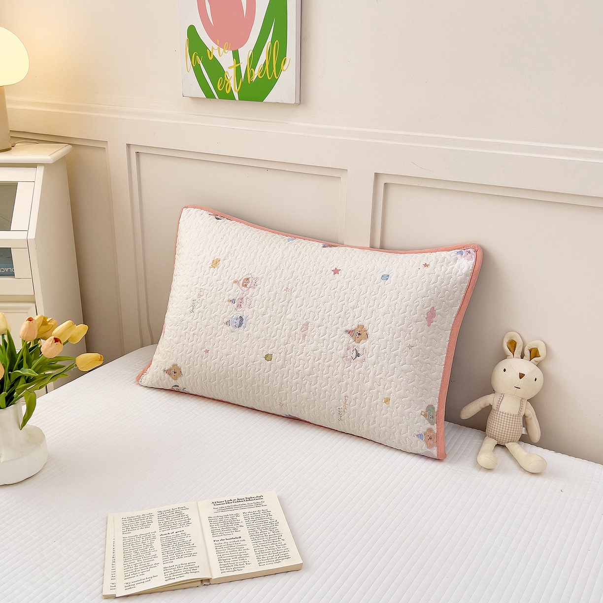 91家纺网 家纺一手货源 找家纺 拾小柒 2025年新款全棉双层纱枕套夹棉隔脏污防口水头油枕头套 豆豆好朋友