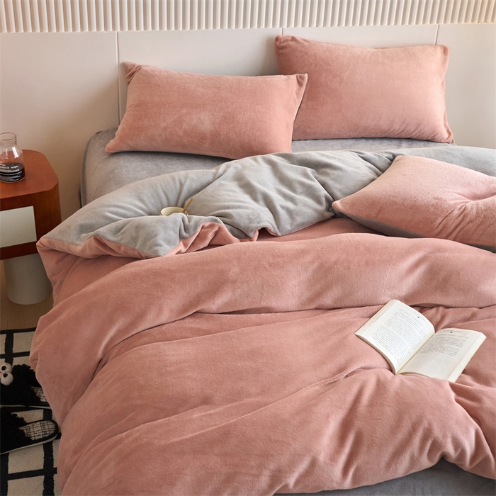 91家纺网 家纺一手货源 找家纺 乐居家纺 2025新款200克重纯色单面绒牛奶绒四件套 星柚粉+绅士灰