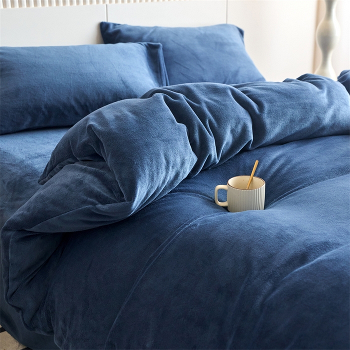 91家纺网 家纺一手货源 找家纺 乐居家纺 2025新款200克重纯色单面绒牛奶绒四件套 宝石蓝