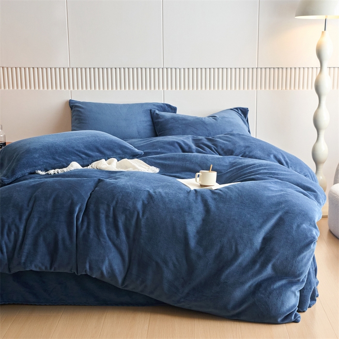 91家纺网 家纺一手货源 找家纺 乐居家纺 2025新款200克重纯色单面绒牛奶绒四件套 宝石蓝