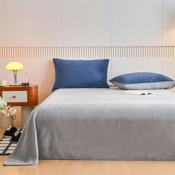 91家纺网 家纺一手货源 找家纺 乐居家纺 2025新款200克重纯色单面绒牛奶绒四件套 宝石蓝+绅士灰