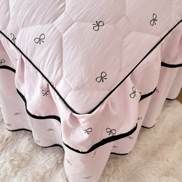 91家纺网 家纺一手货源 找家纺 优家居 2025新品水洗棉夹棉床裙四件套韩版糯糯棉水洗皱皱纱床罩被套直播爆款 粉雾结语