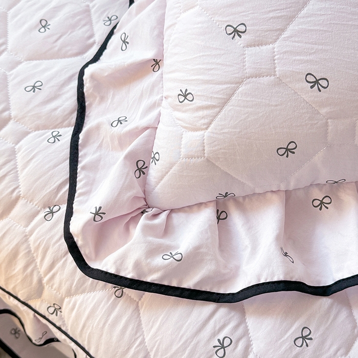 91家纺网 家纺一手货源 找家纺 优家居 2025新品水洗棉夹棉床裙四件套韩版糯糯棉水洗皱皱纱床罩被套直播爆款 粉雾结语