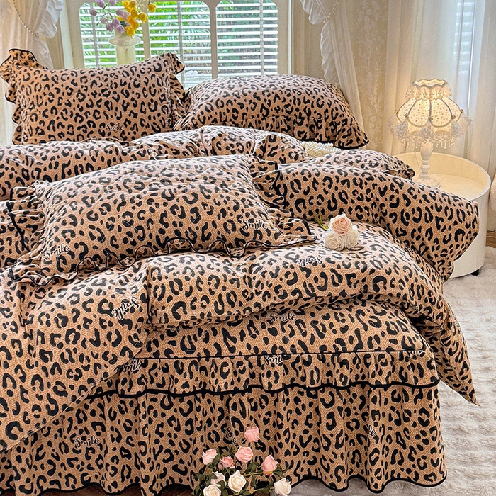 91家纺网 家纺一手货源 找家纺 优家居 2025新品水洗棉夹棉床裙四件套韩版糯糯棉水洗皱皱纱床罩被套直播爆款 豹纹-咖