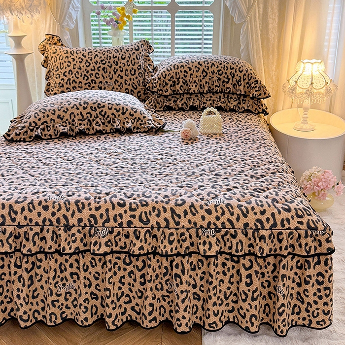 91家纺网 家纺一手货源 找家纺 优家居 2025新品水洗棉夹棉床裙四件套韩版糯糯棉水洗皱皱纱床罩被套直播爆款 豹纹-咖