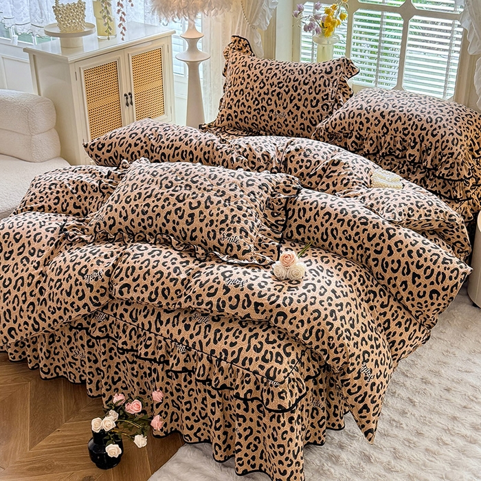 91家纺网 家纺一手货源 找家纺 优家居 2025新品水洗棉夹棉床裙四件套韩版糯糯棉水洗皱皱纱床罩被套直播爆款 豹纹-咖