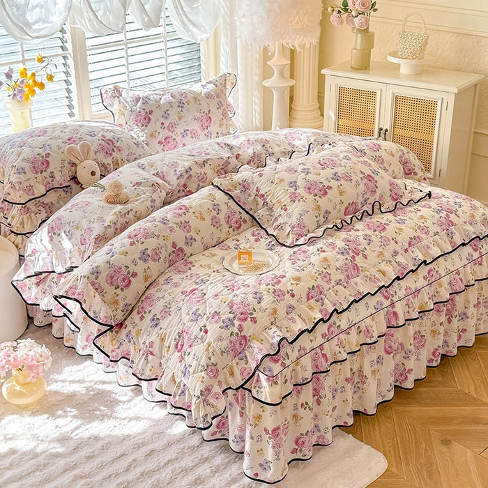 91家纺网 家纺一手货源 找家纺 优家居 2025新品水洗棉夹棉床裙四件套韩版糯糯棉水洗皱皱纱床罩被套直播爆款 紫雾花园